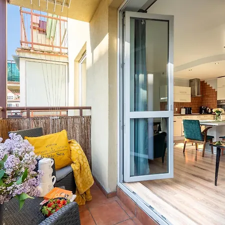 Apartmán 2 Bed Flat - Sleeps 4 - Parking - Wifi