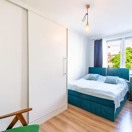 Apartament Lovely 2-bed In *