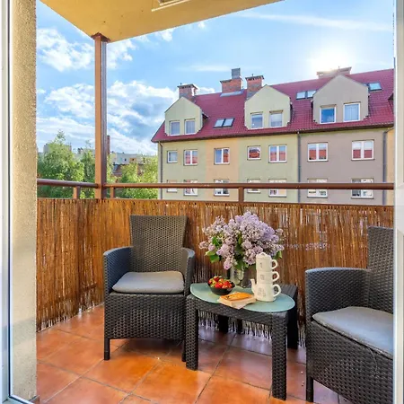 2 Bed Flat - Sleeps 4 - Parking - Wifi Apartmán Štetín