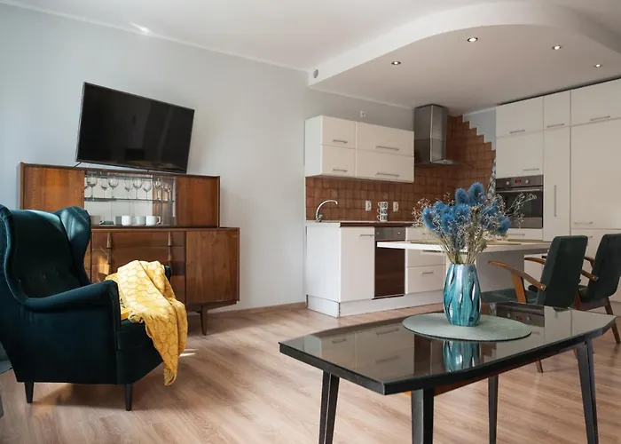 Daire 2 Bed Flat - Sleeps 4 - Parking - Wifi Szczecin