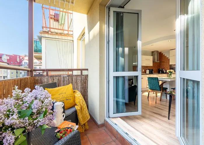 Daire 2 Bed Flat - Sleeps 4 - Parking - Wifi